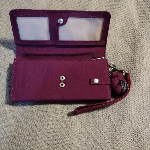 Trifold wallet wristlet - Picture 3 of 10
